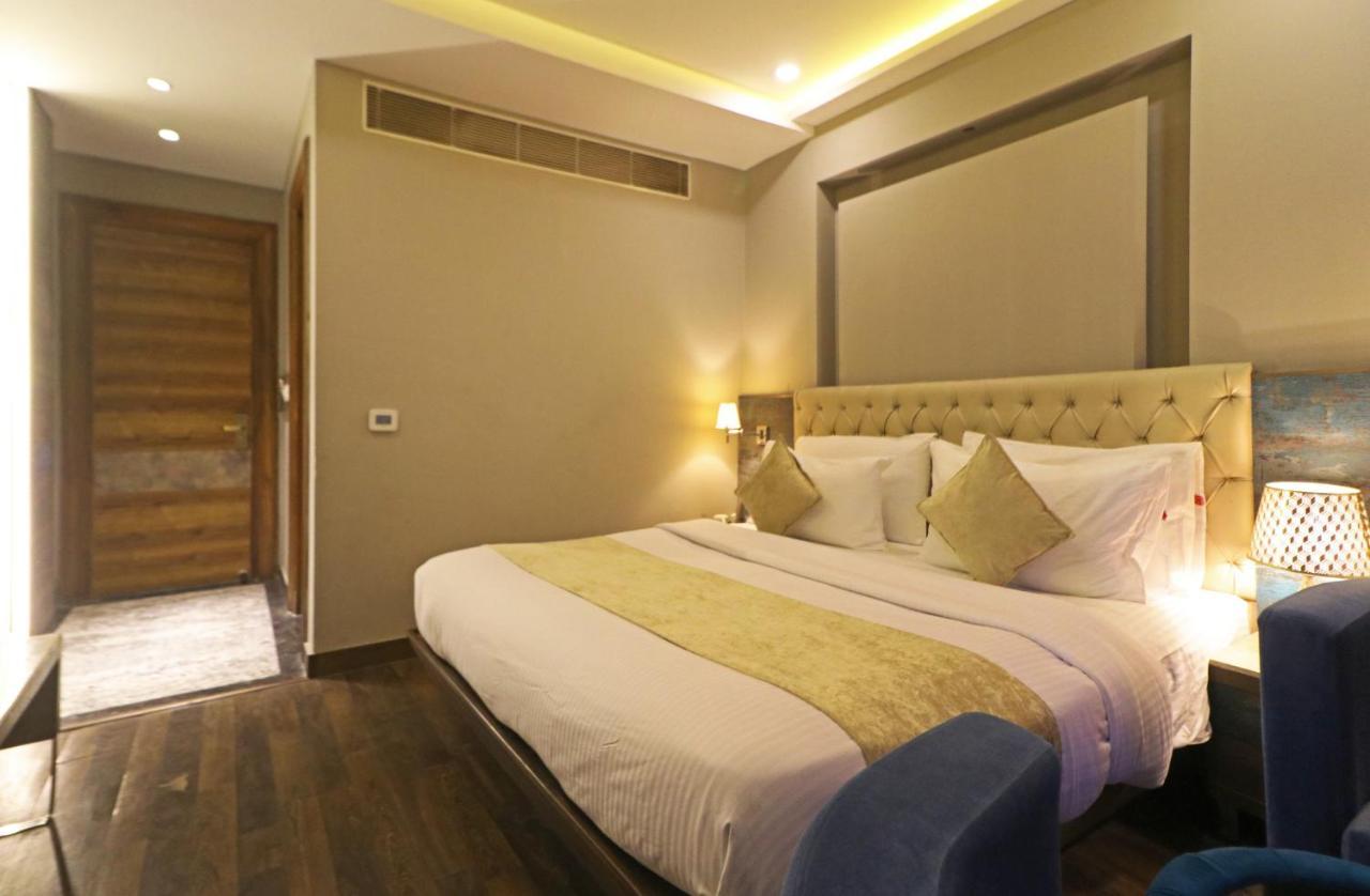 The Ivy Grand Hotel In City Centre With Free Secured Parking นิวเดลี ภายนอก รูปภาพ