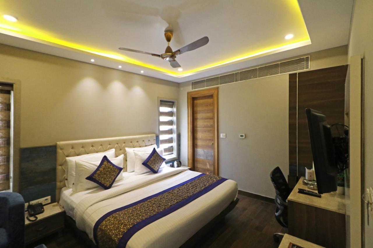 The Ivy Grand Hotel In City Centre With Free Secured Parking นิวเดลี ภายนอก รูปภาพ