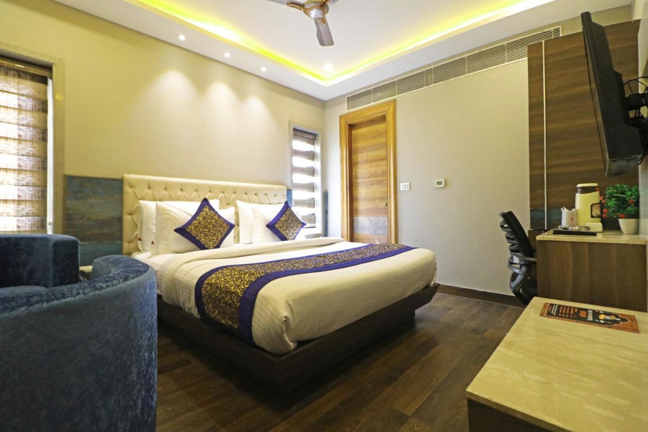 The Ivy Grand Hotel In City Centre With Free Secured Parking นิวเดลี ภายนอก รูปภาพ
