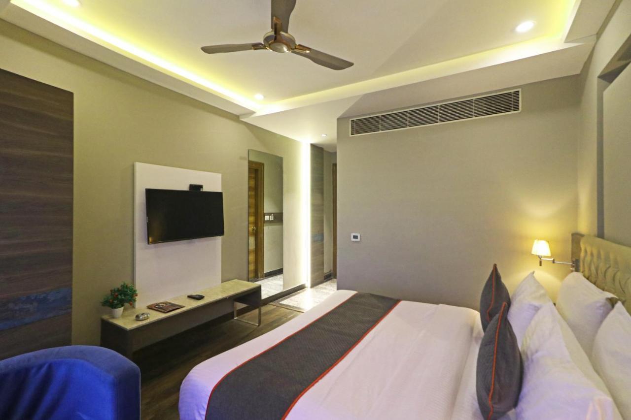 The Ivy Grand Hotel In City Centre With Free Secured Parking นิวเดลี ภายนอก รูปภาพ