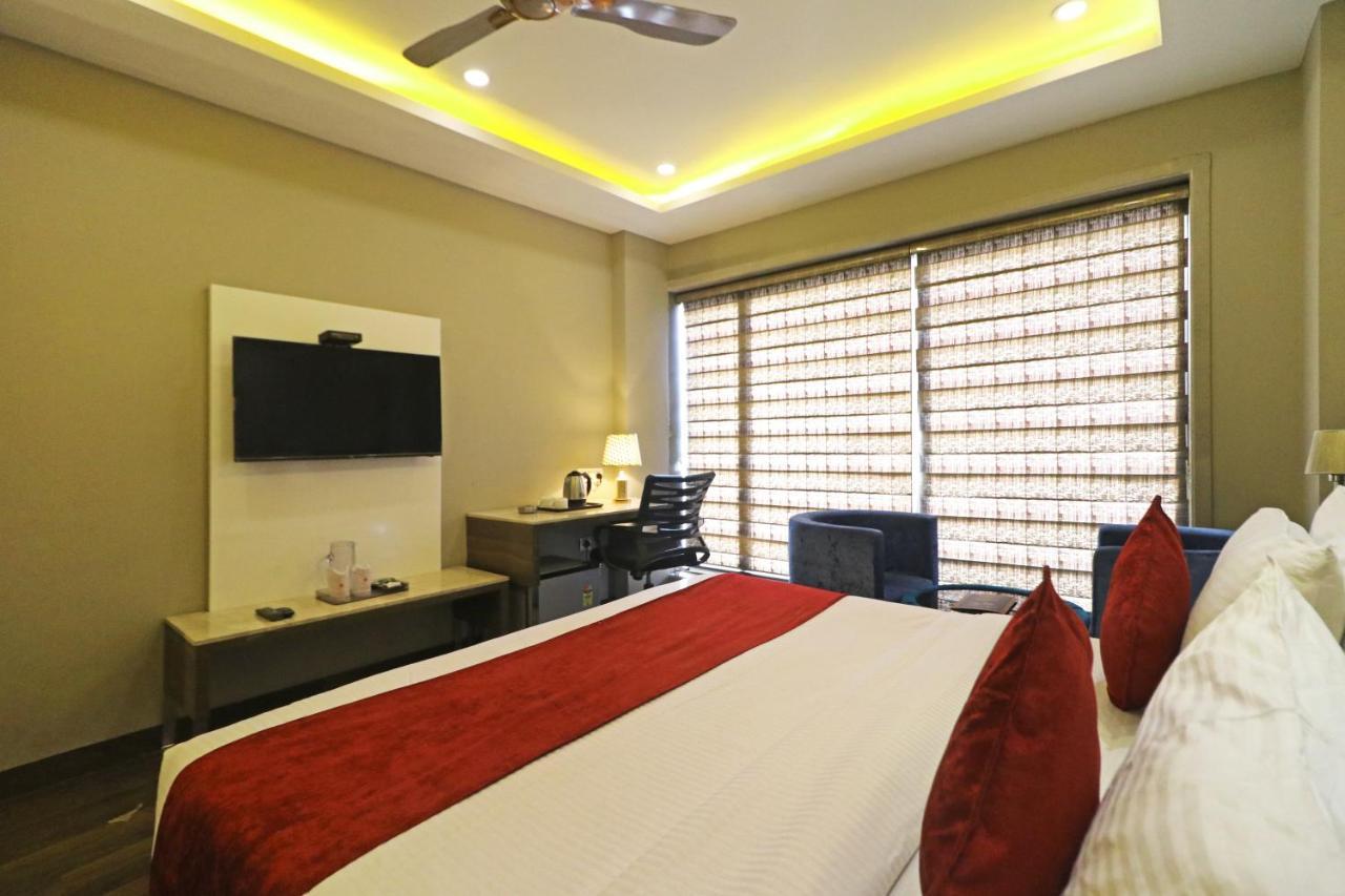 The Ivy Grand Hotel In City Centre With Free Secured Parking นิวเดลี ภายนอก รูปภาพ