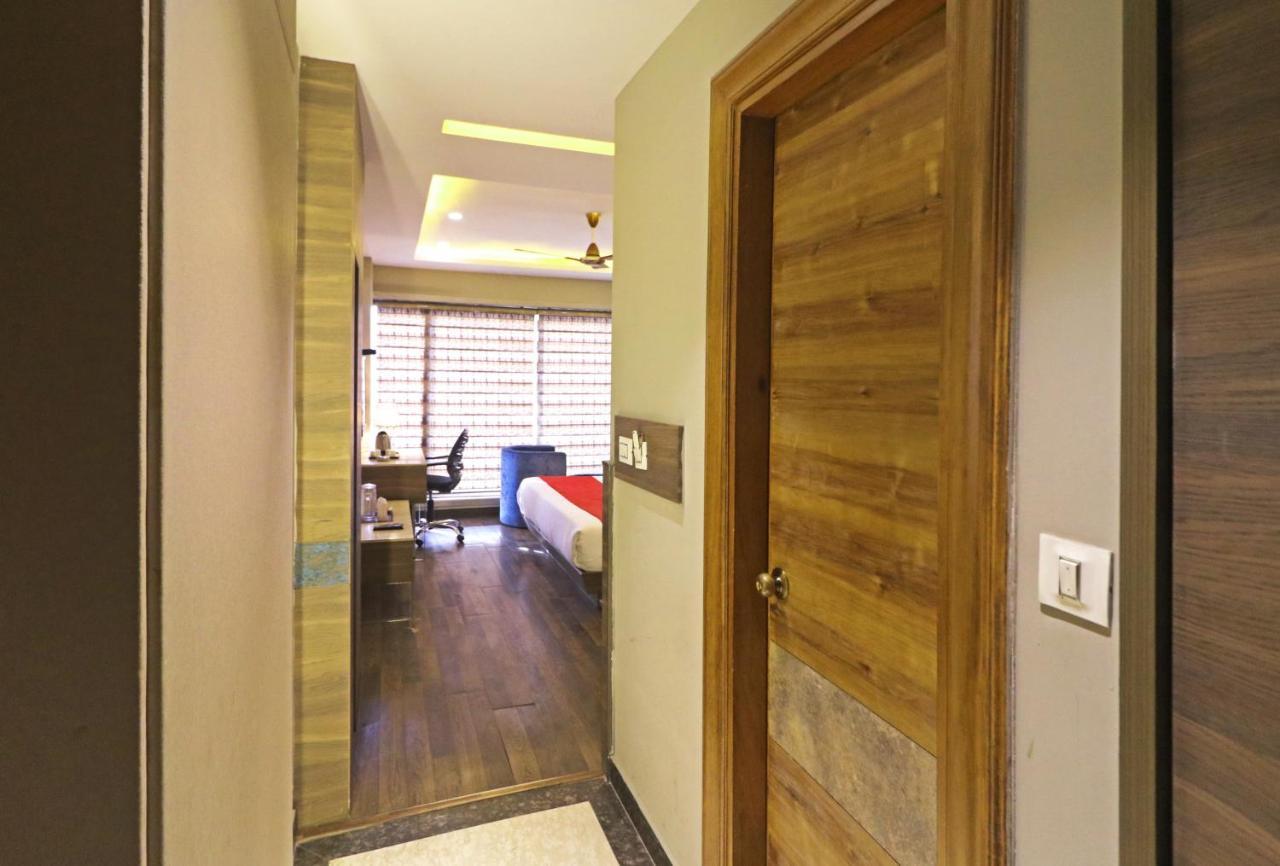 The Ivy Grand Hotel In City Centre With Free Secured Parking นิวเดลี ภายนอก รูปภาพ