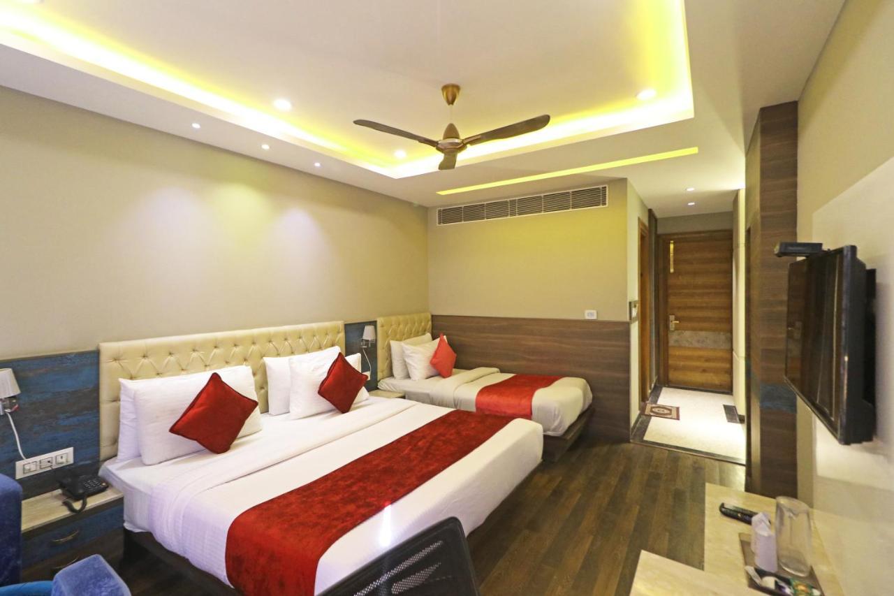 The Ivy Grand Hotel In City Centre With Free Secured Parking นิวเดลี ภายนอก รูปภาพ