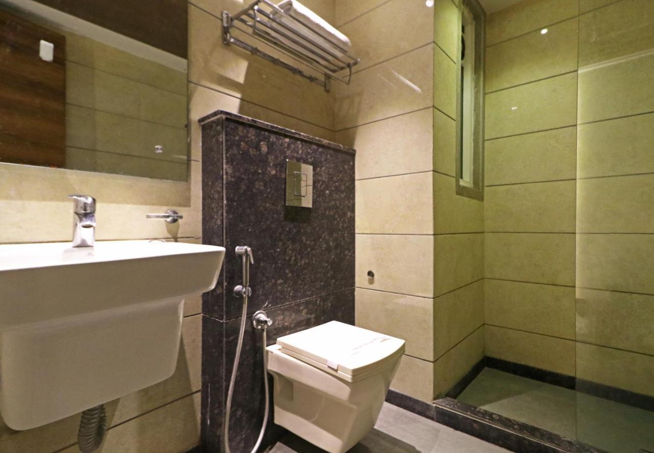 The Ivy Grand Hotel In City Centre With Free Secured Parking นิวเดลี ภายนอก รูปภาพ